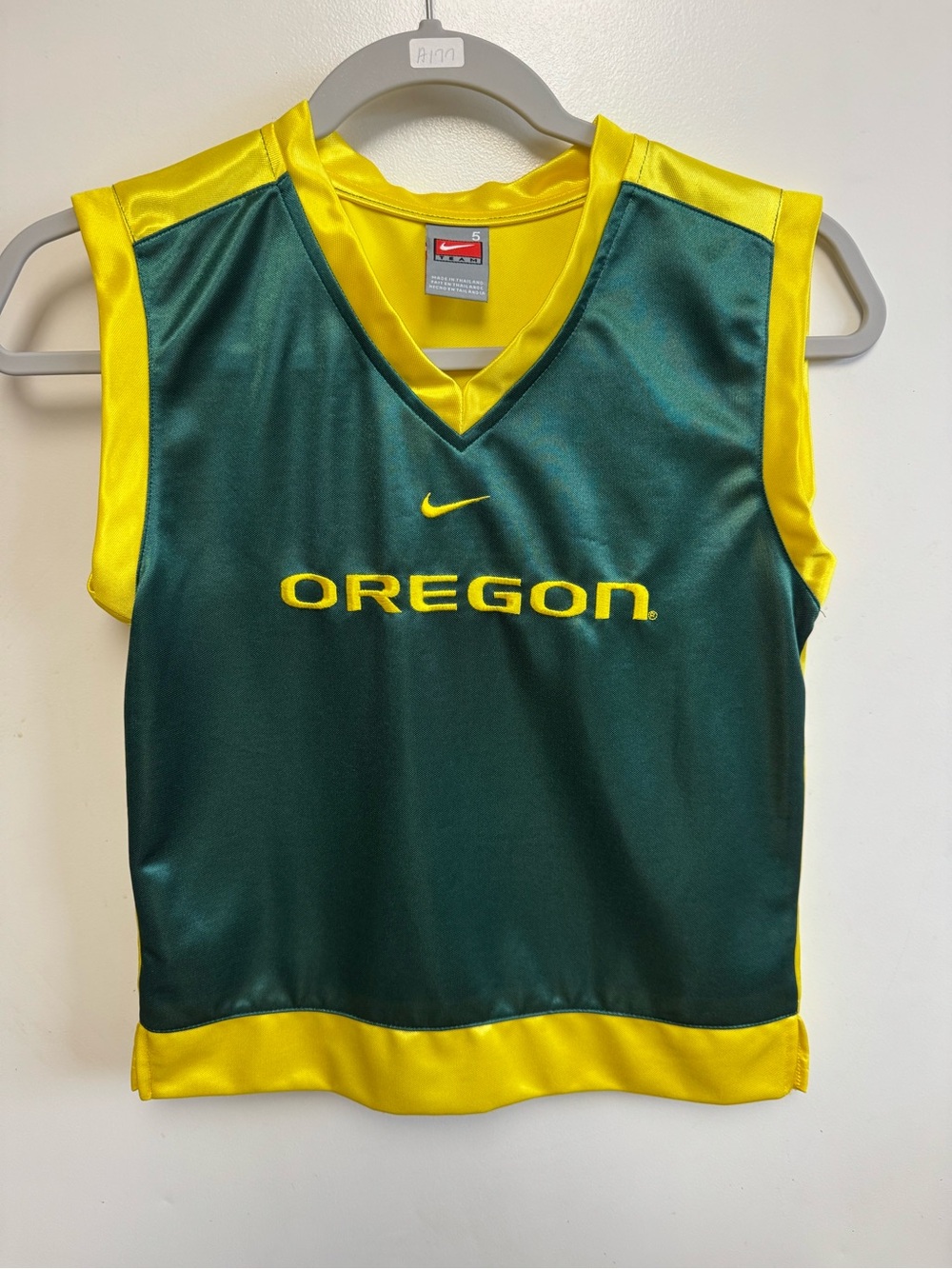 Nike Oregon Ducks Green & Yellow Basketball Jersey